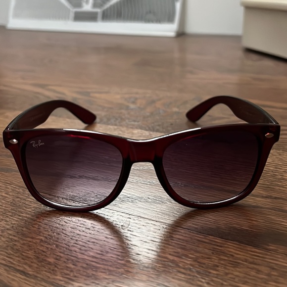 Ray-Ban Womens sunglasses - Picture 3 of 3